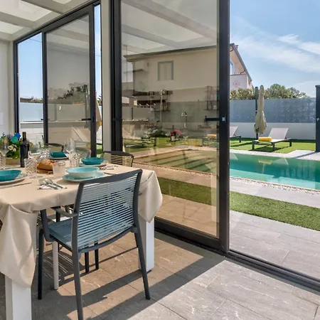 Sabbie Rosse 6, Emma * Ovile la Marinella