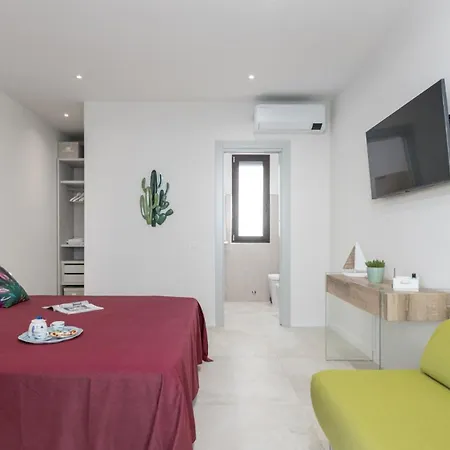 Sabbie Rosse 6, Emma Villa