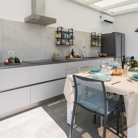 Sabbie Rosse 6, Emma