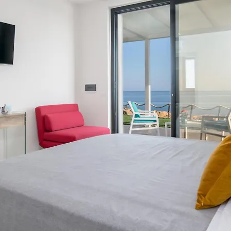 Sabbie Rosse 6, Emma Villa