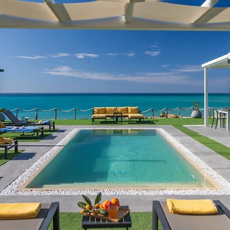 Sabbie Rosse 6, Emma Villa *