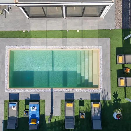 Sabbie Rosse 6, Emma Ovile la Marinella