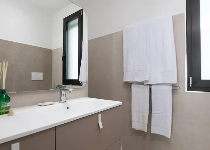 Willa Sabbie Rosse 6, Emma *