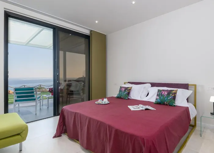 Willa Sabbie Rosse 6, Emma